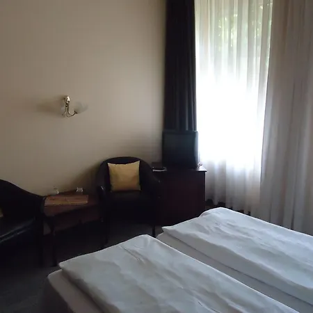 Am Ratshof 3* Halle (Saale)